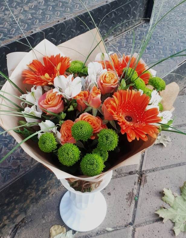 Букет цветов из: Герберы, Хризантемы, Альстромерии и Розы в Северской
