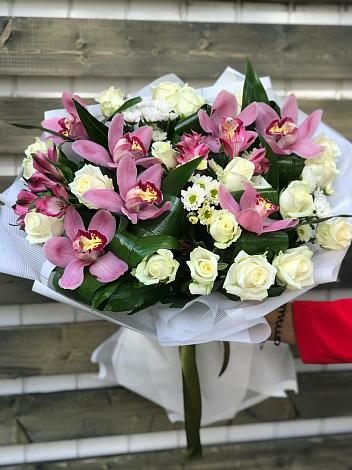 Букет цветов из: Розы и Хризантемы в Северской