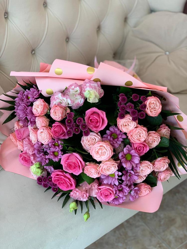 Букет цветов из: Хризантемы, Розы и Лизиантусы в Северской