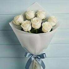 Букет 7 Белых роз Эдлесс Лав в Северской