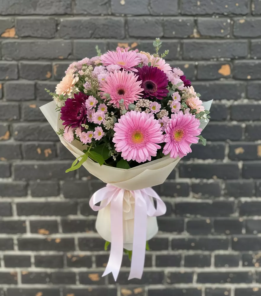 Букет цветов из: Герберы и Хризантемы в Северской