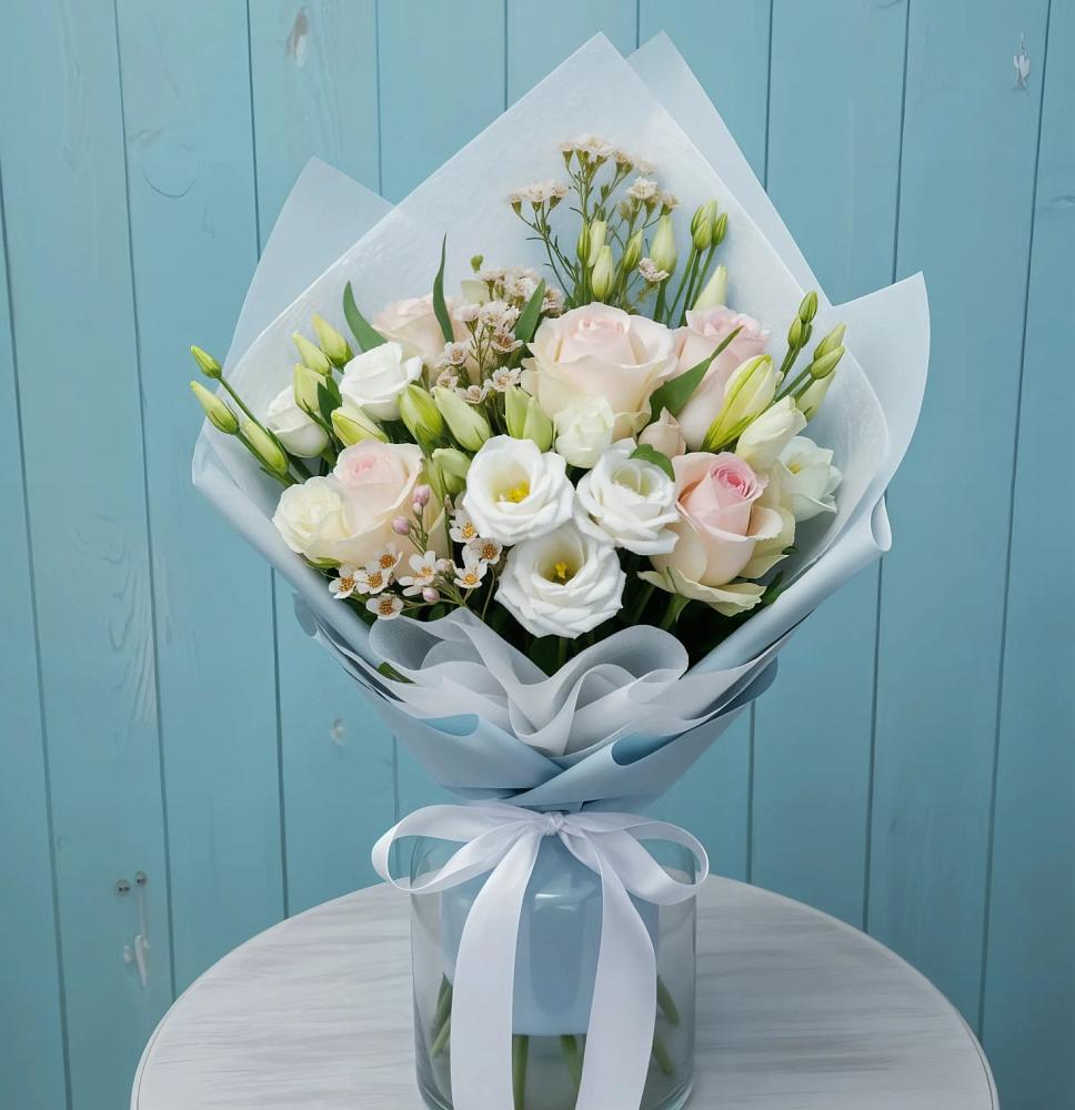 Букет цветов из: Розы и Лизиантусы в Северской