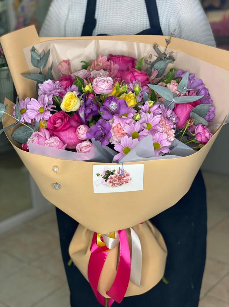 Букет цветов из: Хризантемы, Гвоздики и Альстромерии в Северской