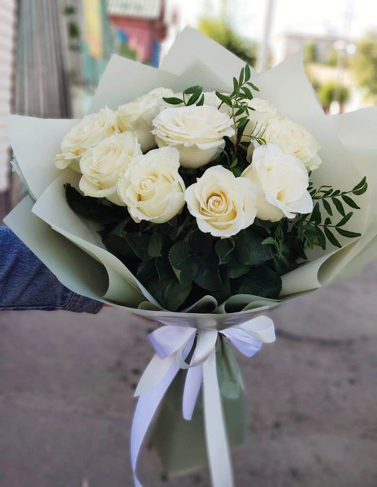 Букет Белые розы Проуд в Северской