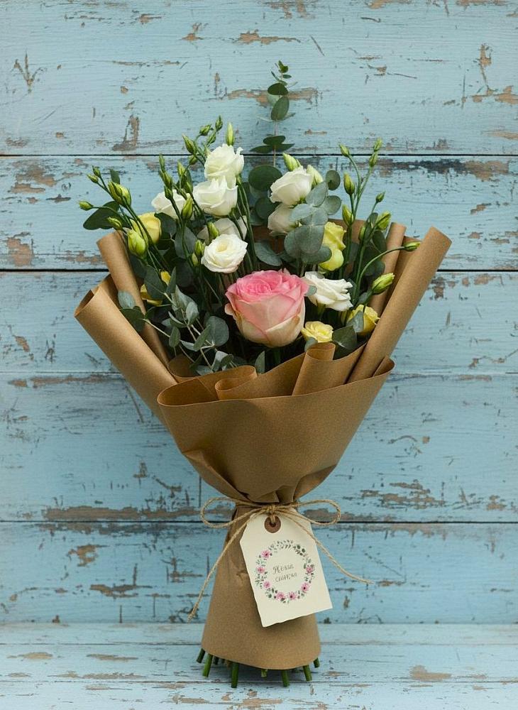 Букет цветов из: Розы и Лизиантусы в Северской