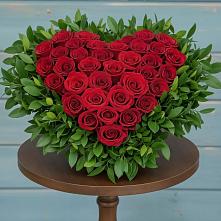 Цветочная композиция из Розы в виде сердца #REPLACE_PRED# Северской