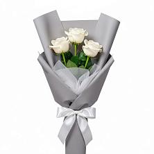 Букет 3 белые розы в Северской