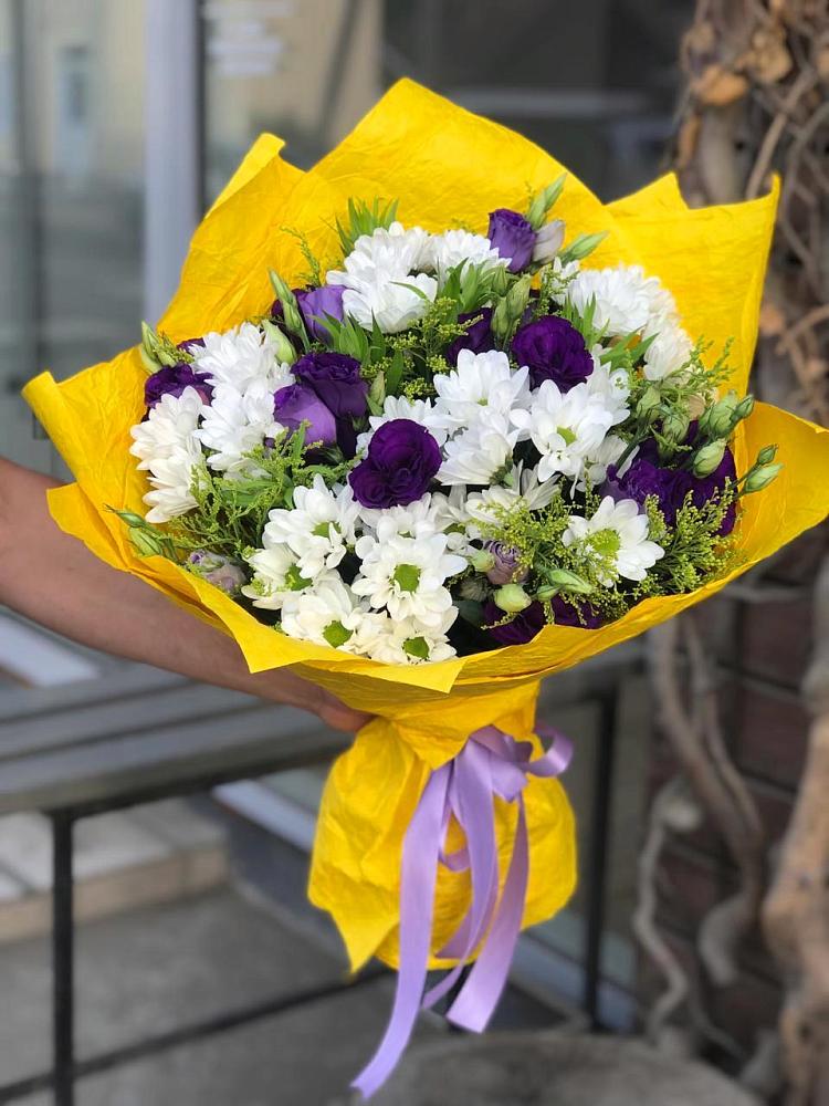 Букет цветов из: Ирисы, Хризантемы и Ромашки в Северской