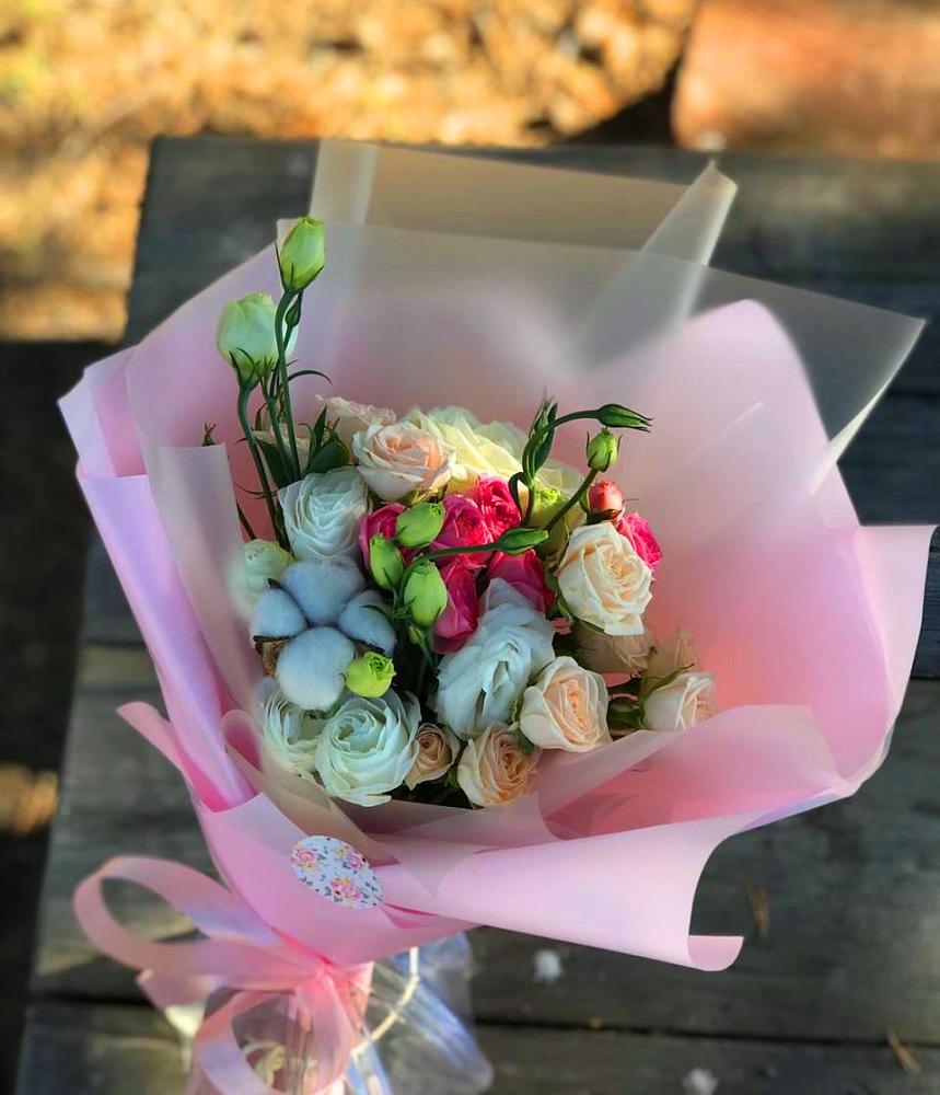 Букет цветов из: Розы и Лизиантусы в Северской