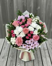 Букет цветов из:  Альстромерии, Гвоздики, Розы и Хризантемы в Северской