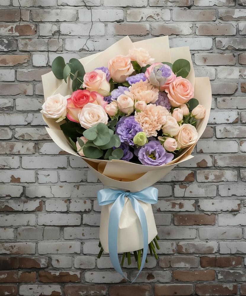 Букет цветов из: Розы, Лизиантусы и Гвоздики в Северской