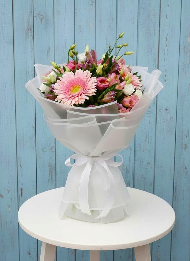 Букет цветов из: Герберы, Альстромерии и Лизиантусы в Северской