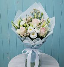 Букет цветов из:  Розы и Лизиантусы в Северской