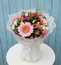 Букет цветов из:  Герберы, Альстромерии и Лизиантусы #REPLACE_PRED# Северской