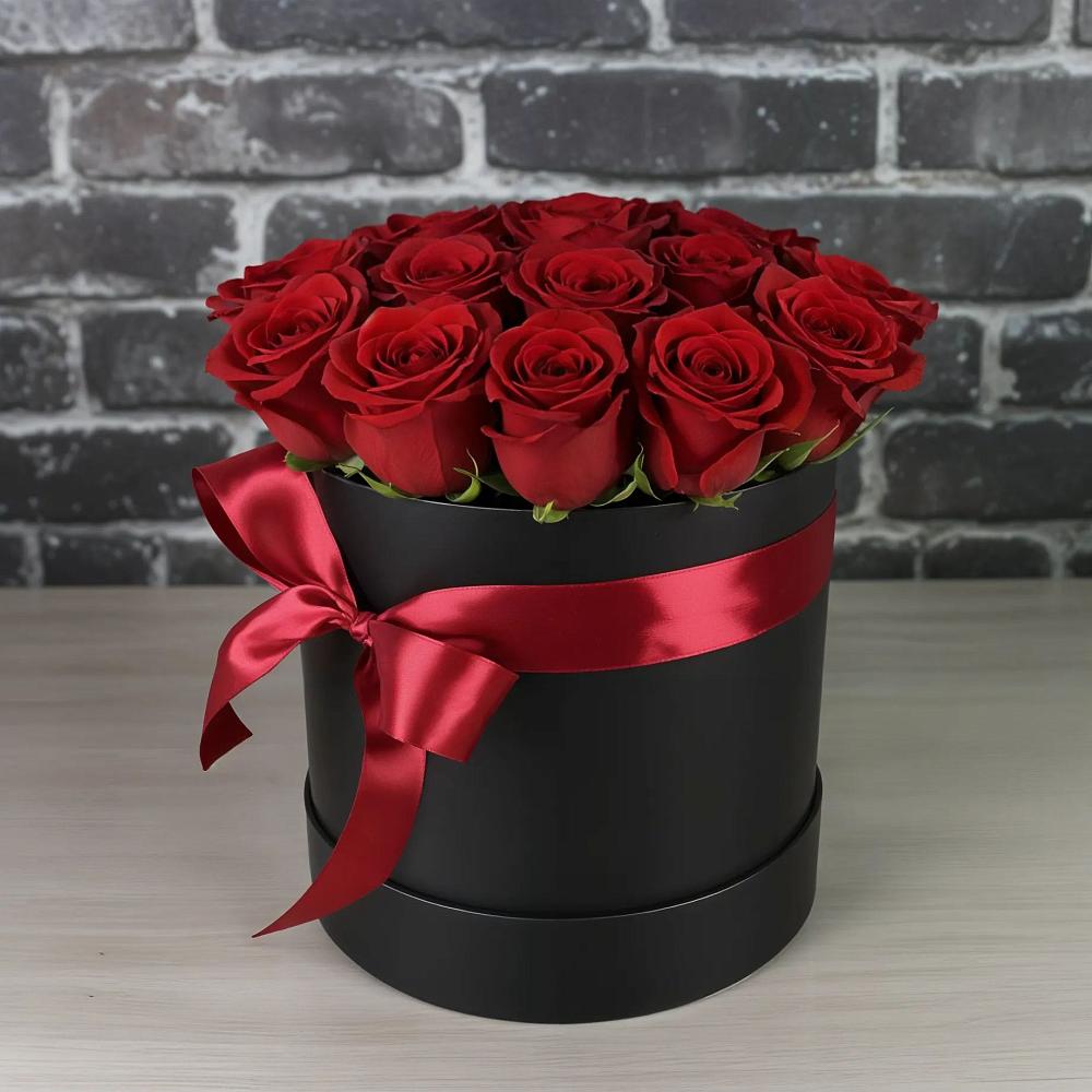 Цветочная композиция из Розы в шляпной коробке в Северской